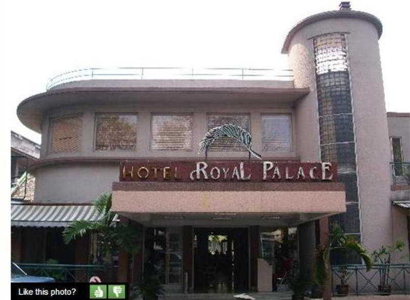Hotel Royal Palace Bandung Buitenkant foto