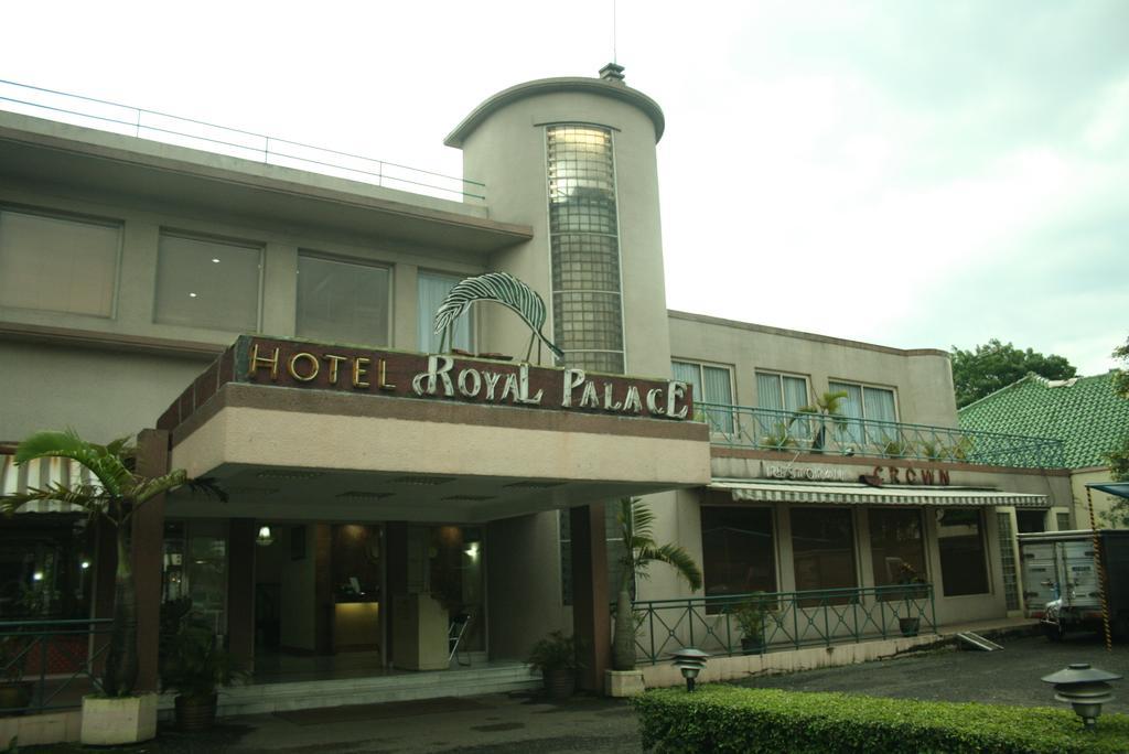 Hotel Royal Palace Bandung Buitenkant foto