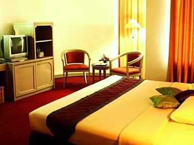Hotel Royal Palace Bandung Buitenkant foto